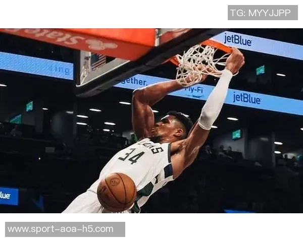 三球348次抢断跻身黄蜂队历史前十助攻与三分命中数同样创队史佳绩